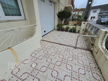 Moradia T5 para Venda em Arcozelo