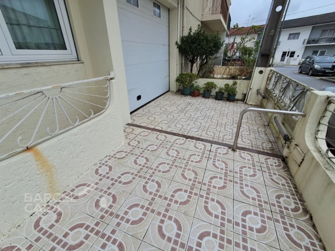 Moradia T5 para Venda em Arcozelo Foto 2