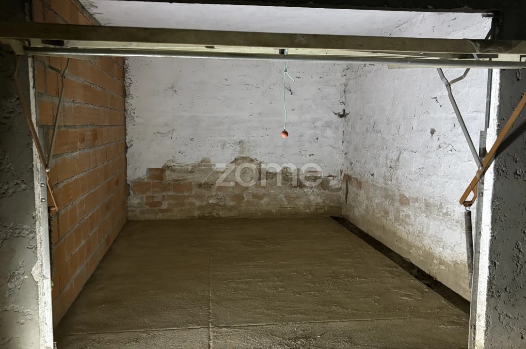 Garagem para Arrendamento em Arco de Baúlhe e Vila Nune Foto 6