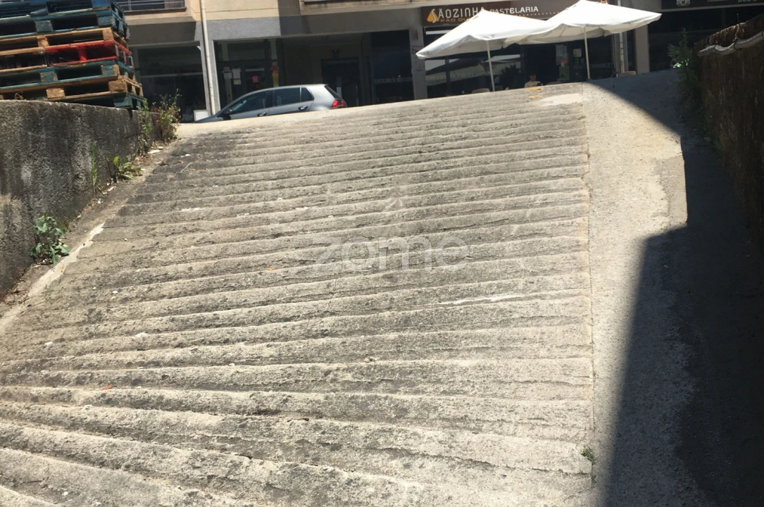 Garagem para Arrendamento em Arco de Baúlhe e Vila Nune Foto 9