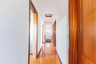Moradia T5 para Venda em Negreiros e Chavão
