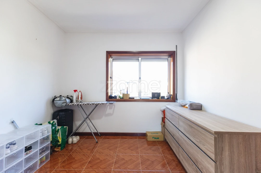 Moradia T5 para Venda em Negreiros e Chavão Foto 24