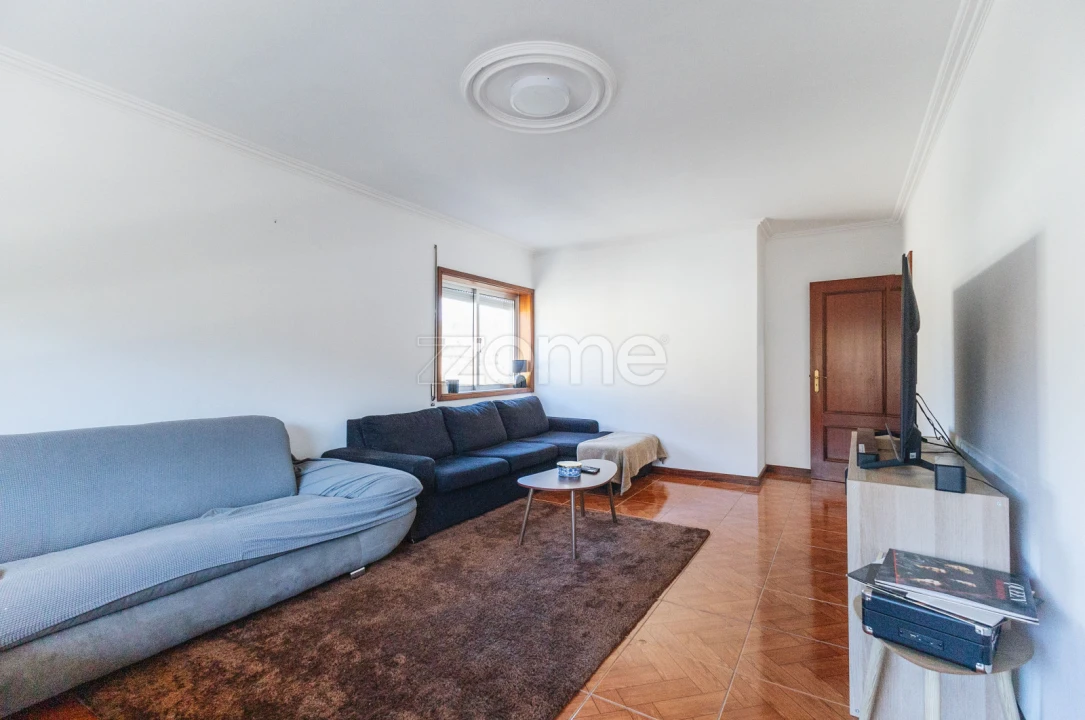 Moradia T5 para Venda em Negreiros e Chavão Foto 13