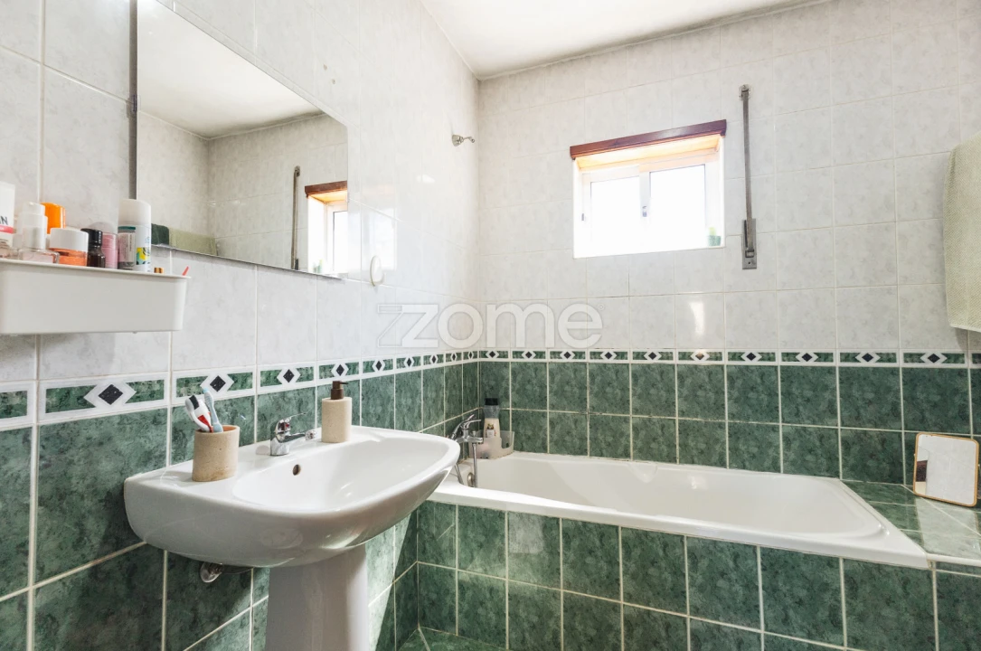 Moradia T5 para Venda em Negreiros e Chavão Foto 21
