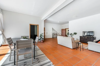 Moradia T5 para Venda em Arcos de Valdevez (São Paio) e Giela