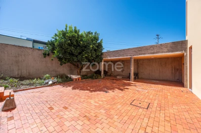 Moradia T5 para Venda em Arcos de Valdevez (São Paio) e Giela