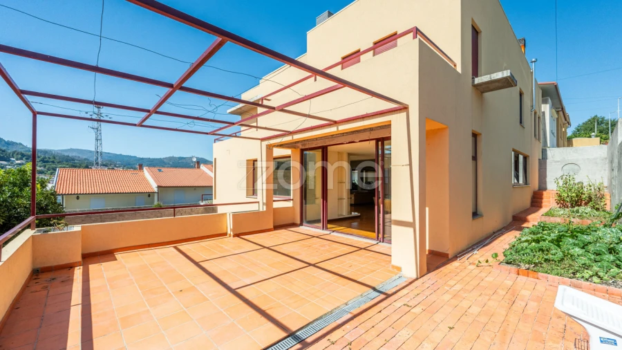 Moradia T5 para Venda em Arcos de Valdevez (São Paio) e Giela