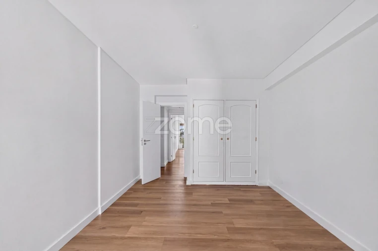 Apartamento T4 para Venda em Alcabideche Foto 11