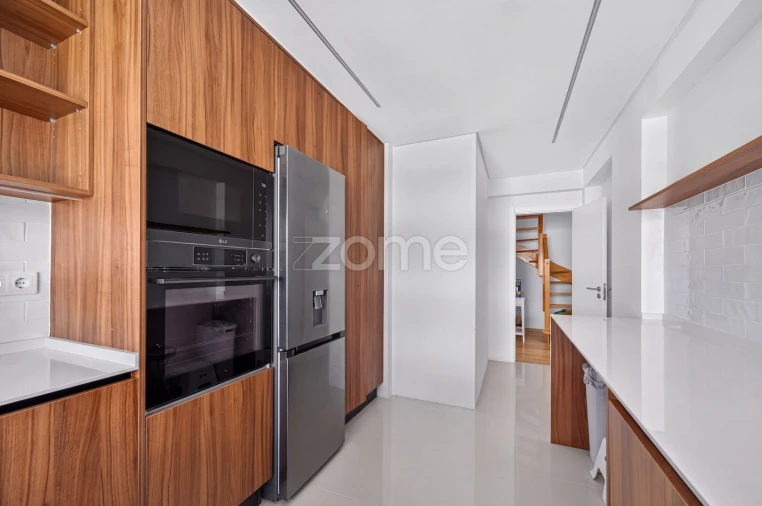 Apartamento T4 para Venda em Alcabideche Foto 16
