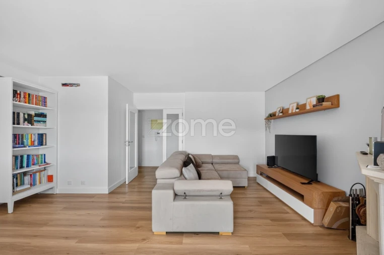 Apartamento T4 para Venda em Alcabideche Foto 3
