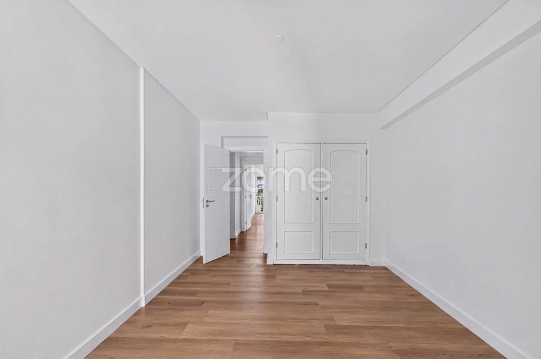 Apartamento T4 para Venda em Alcabideche Foto 11