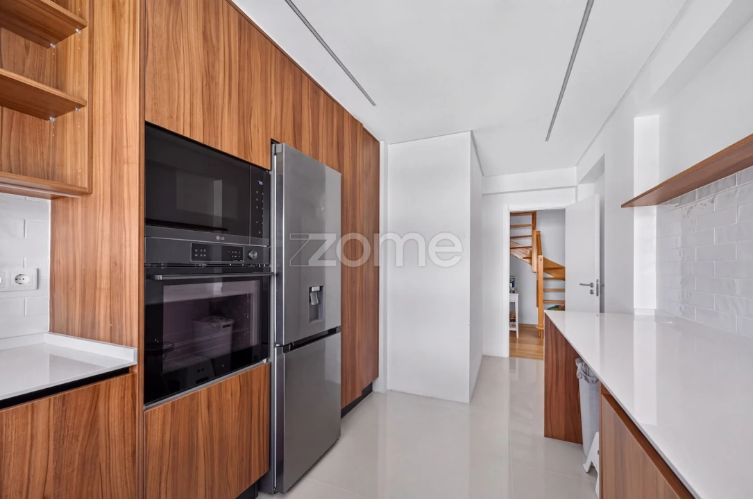 Apartamento T4 para Venda em Alcabideche Foto 16