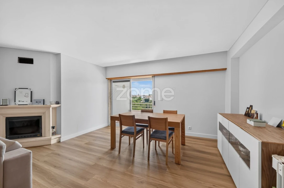 Apartamento T4 para Venda em Alcabideche Foto 1