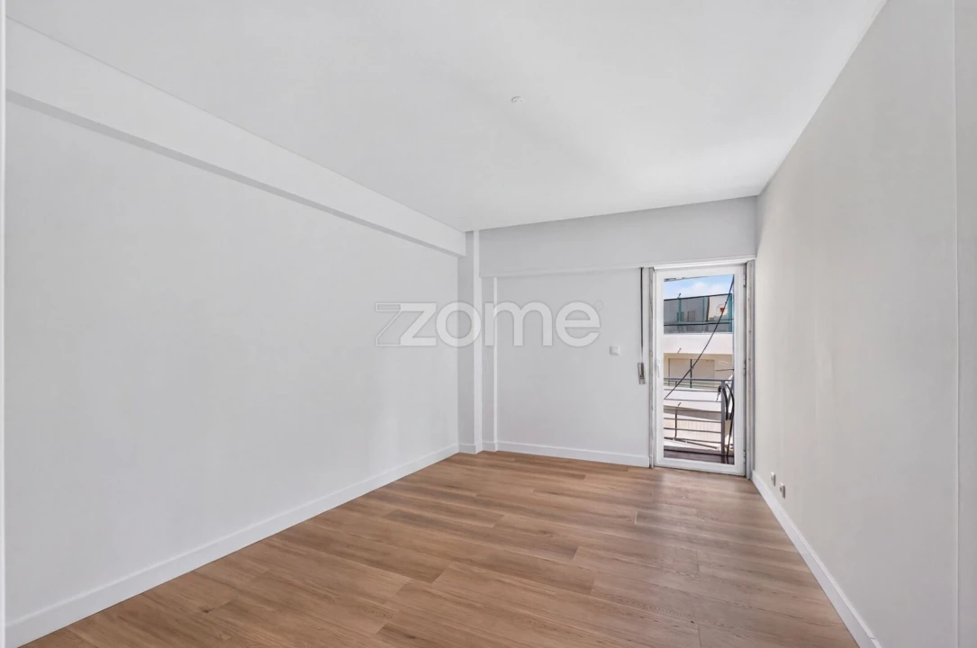 Apartamento T4 para Venda em Alcabideche Foto 12
