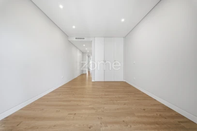 Apartamento T3 para Venda em Carcavelos e Parede