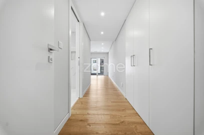 Apartamento T3 para Venda em Carcavelos e Parede