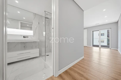 Apartamento T3 para Venda em Carcavelos e Parede