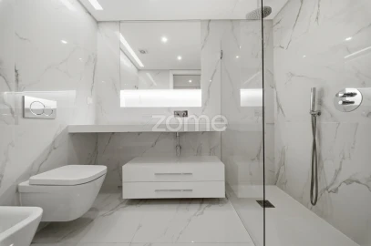 Apartamento T3 para Venda em Carcavelos e Parede