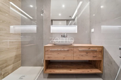 Apartamento T3 para Venda em Carcavelos e Parede