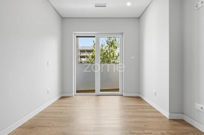 Apartamento T3 para Venda em Carcavelos e Parede