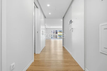 Apartamento T3 para Venda em Carcavelos e Parede
