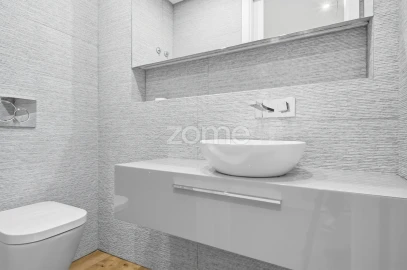 Apartamento T3 para Venda em Carcavelos e Parede