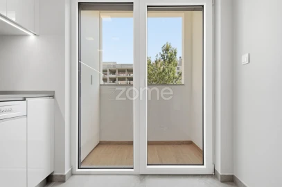Apartamento T3 para Venda em Carcavelos e Parede