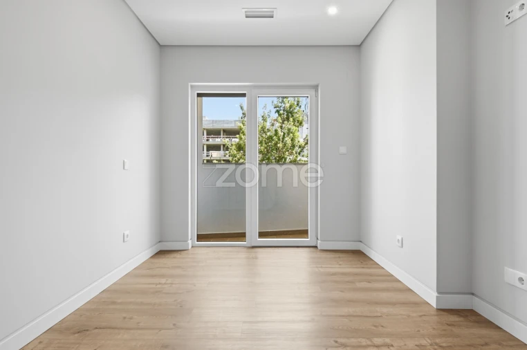 Apartamento T3 para Venda em Carcavelos e Parede Foto 28