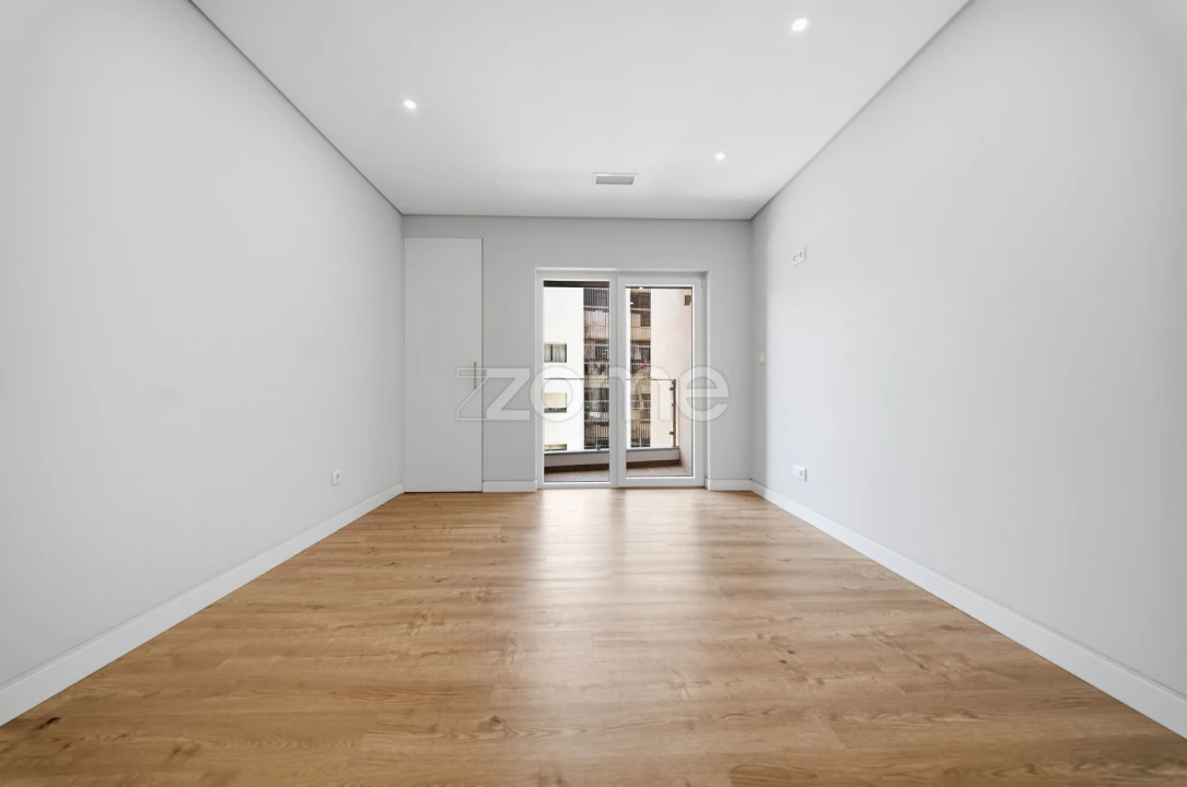 Apartamento T3 para Venda em Carcavelos e Parede Foto 42