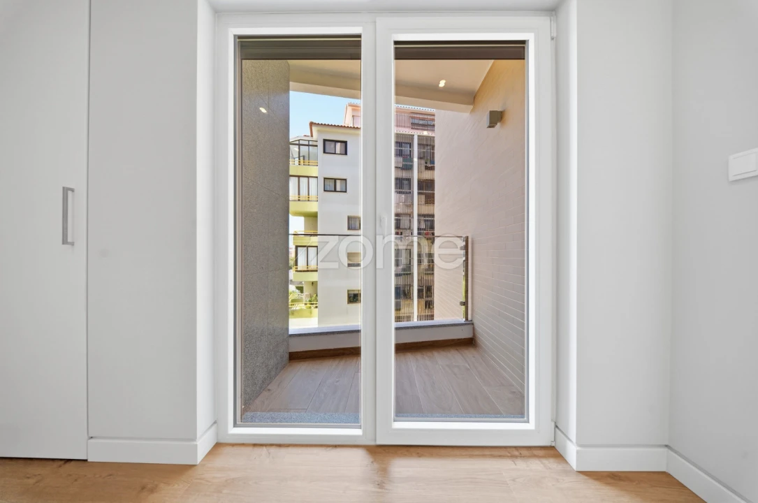 Apartamento T3 para Venda em Carcavelos e Parede Foto 41