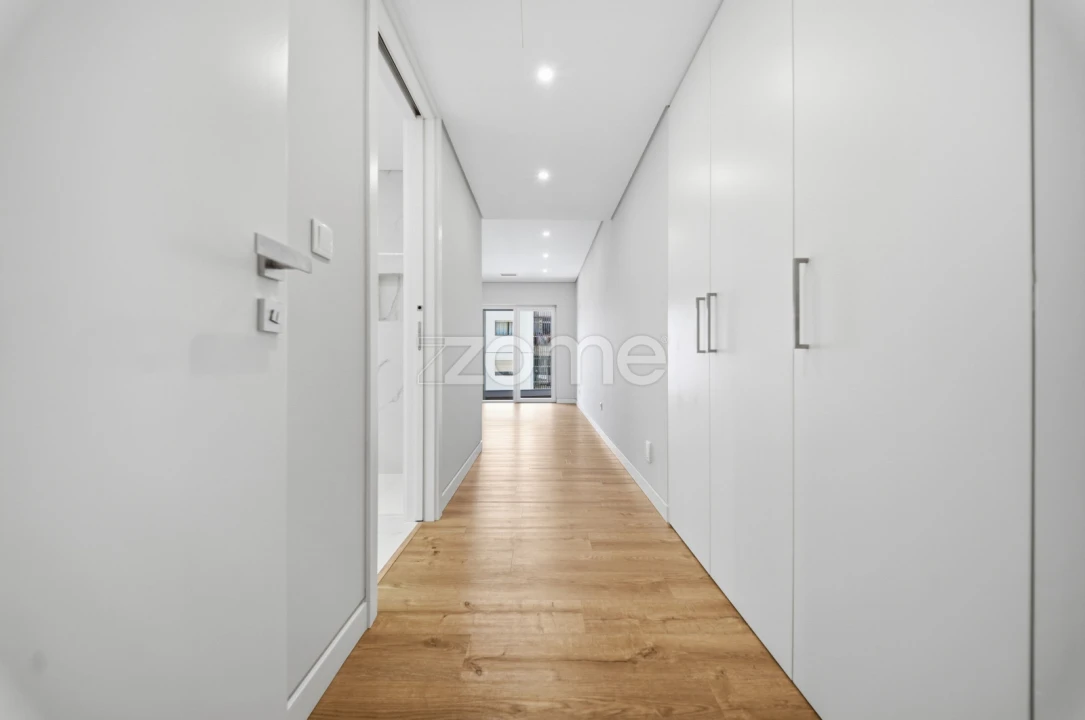 Apartamento T3 para Venda em Carcavelos e Parede Foto 35