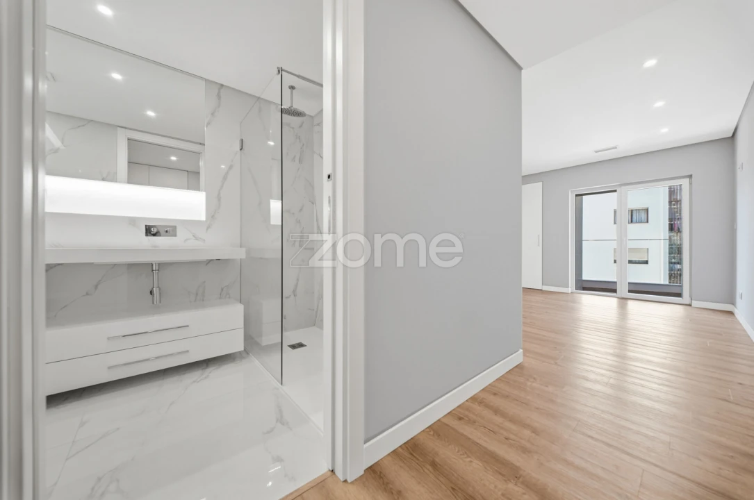 Apartamento T3 para Venda em Carcavelos e Parede Foto 38