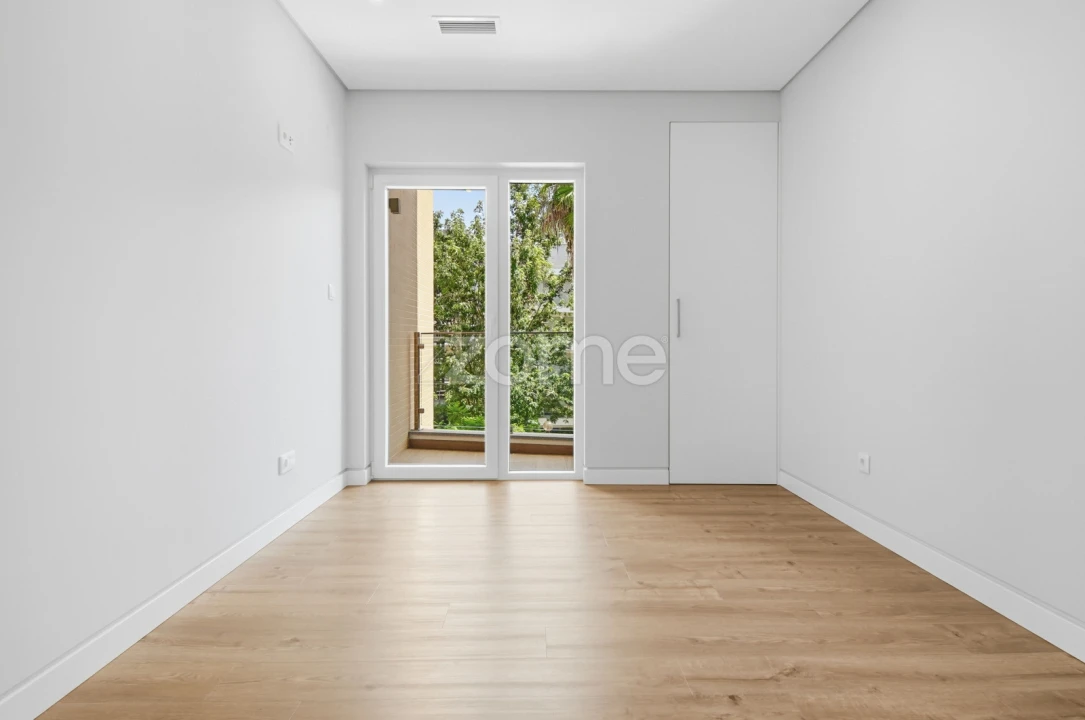 Apartamento T3 para Venda em Carcavelos e Parede Foto 30