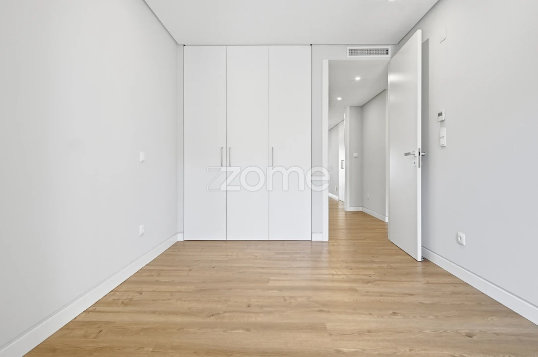 Apartamento T3 para Venda em Carcavelos e Parede Foto 29