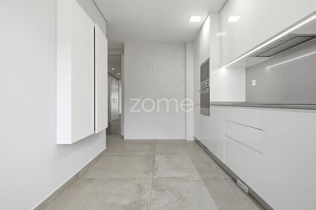 Apartamento T3 para Venda em Carcavelos e Parede Foto 24