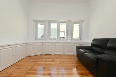 Apartamento T2 para Arrendamento em Areeiro