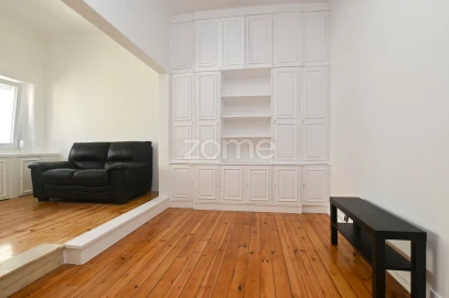Apartamento T2 para Arrendamento em Areeiro