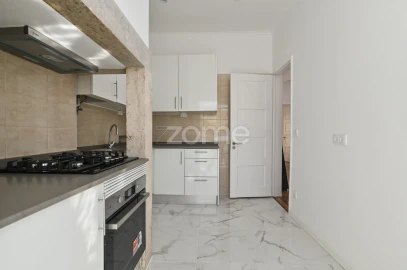Apartamento T2 para Arrendamento em Areeiro
