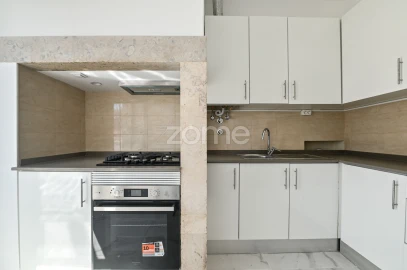 Apartamento T2 para Arrendamento em Areeiro