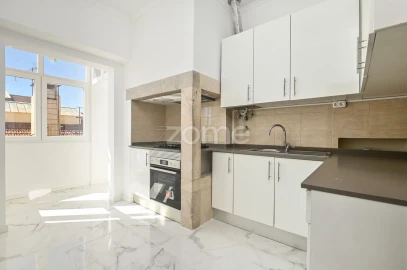 Apartamento T2 para Arrendamento em Areeiro