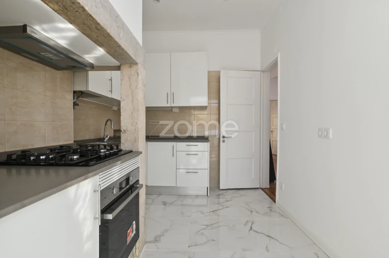 Apartamento T2 para Arrendamento em Areeiro Foto 19