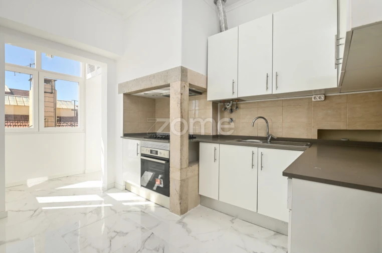 Apartamento T2 para Arrendamento em Areeiro Foto 21