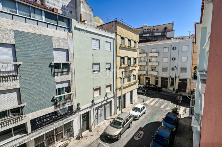 Apartamento T2 para Arrendamento em Areeiro Foto 4