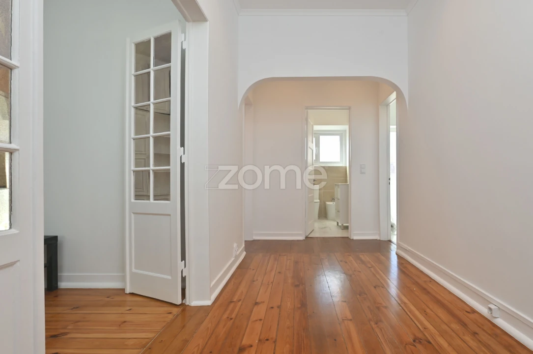 Apartamento T2 para Arrendamento em Areeiro Foto 7