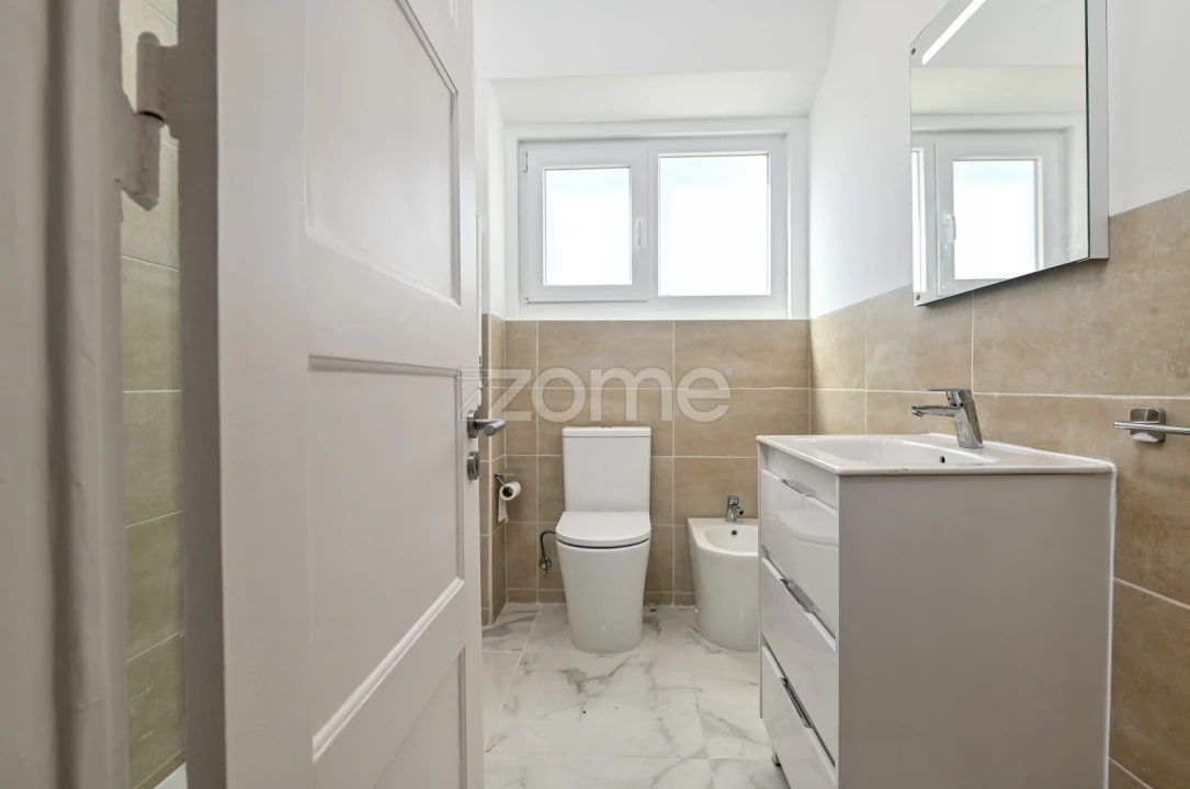 Apartamento T2 para Arrendamento em Areeiro Foto 8