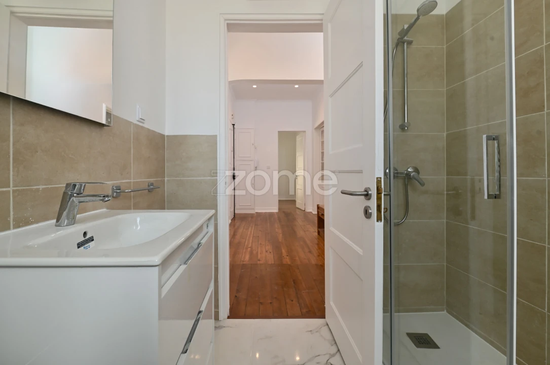 Apartamento T2 para Arrendamento em Areeiro Foto 9