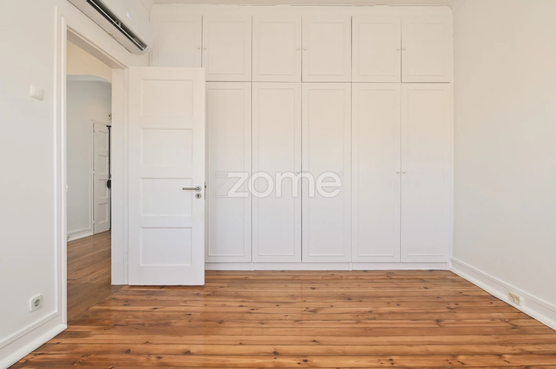 Apartamento T2 para Arrendamento em Areeiro Foto 11