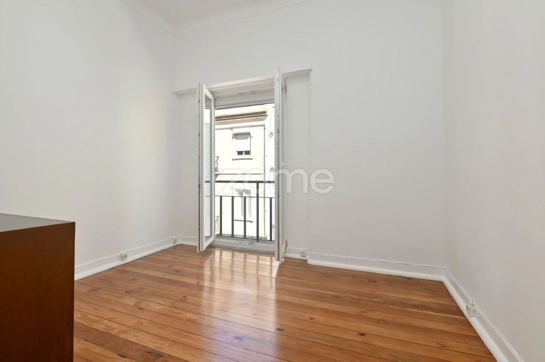 Apartamento T2 para Arrendamento em Areeiro Foto 13