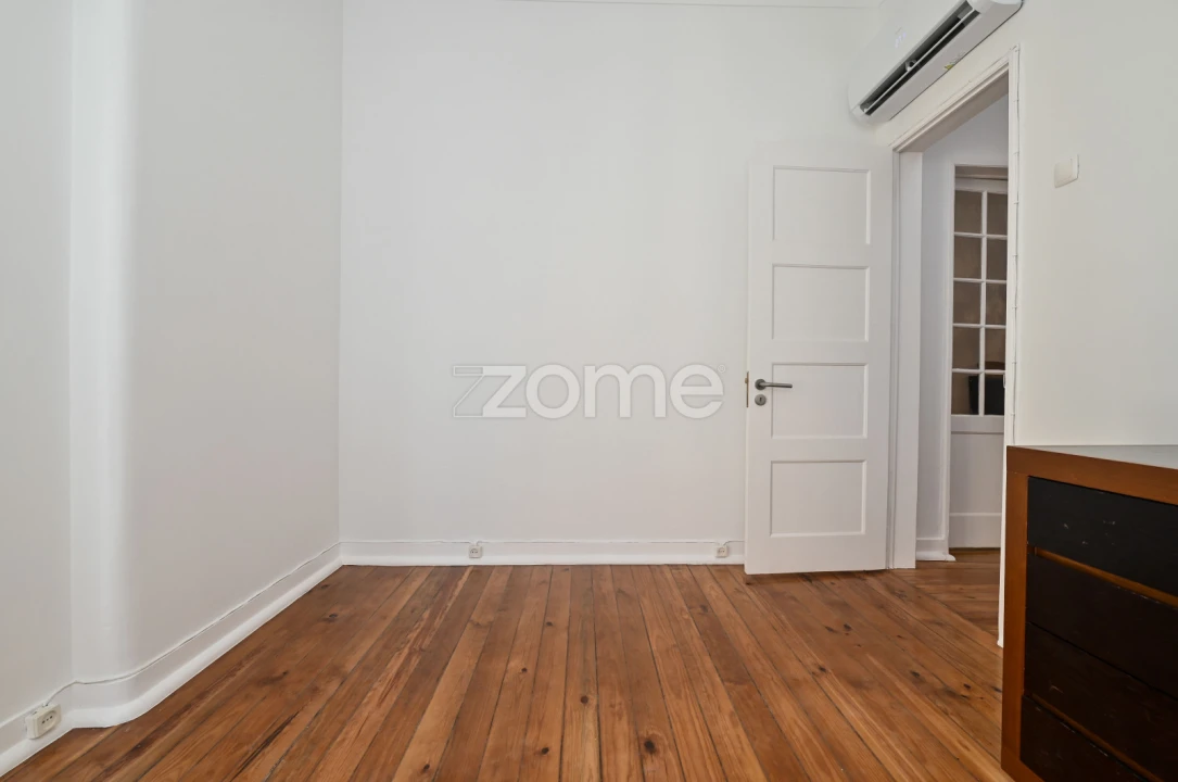 Apartamento T2 para Arrendamento em Areeiro Foto 14