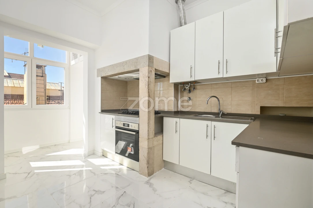 Apartamento T2 para Arrendamento em Areeiro Foto 21